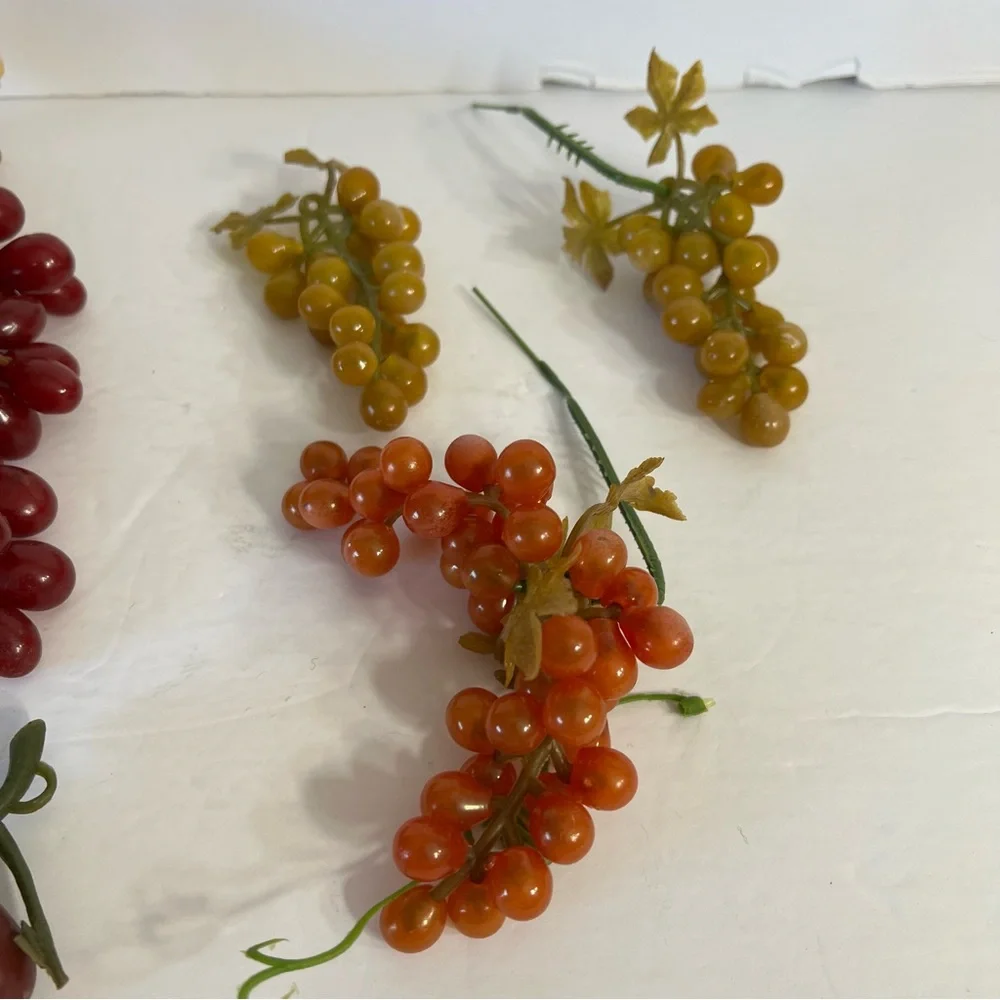 Vintage Plastic and Rubber Grape Bunches Fruit Bowls Decor Arts and Crafts